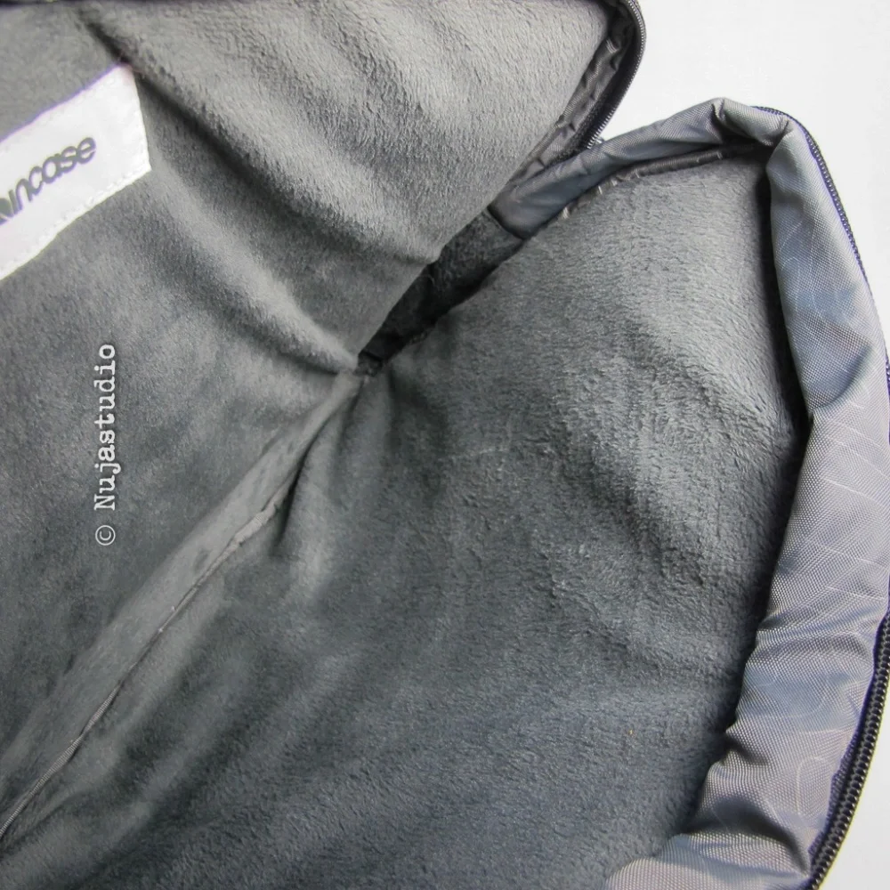 Incase Shoulder Computer Bag W/Strap and H…